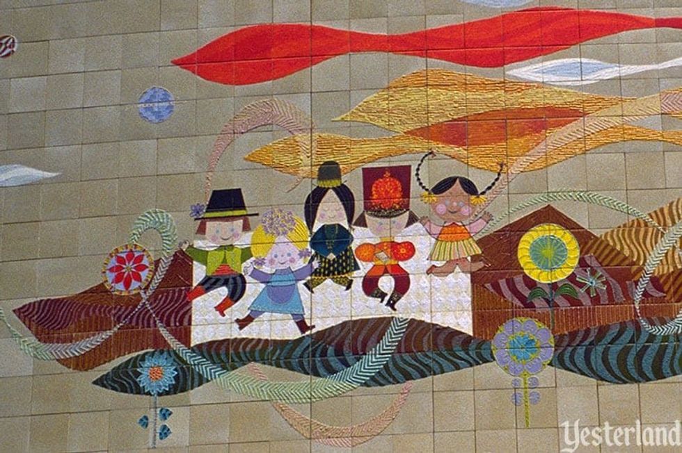 mural tomorrowland disney