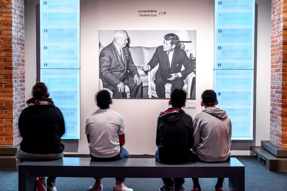 Musealia The Berlin Wall. A World Divided © Musealia