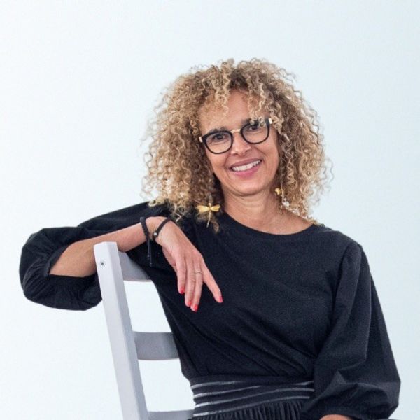 Myriam Achard headshot