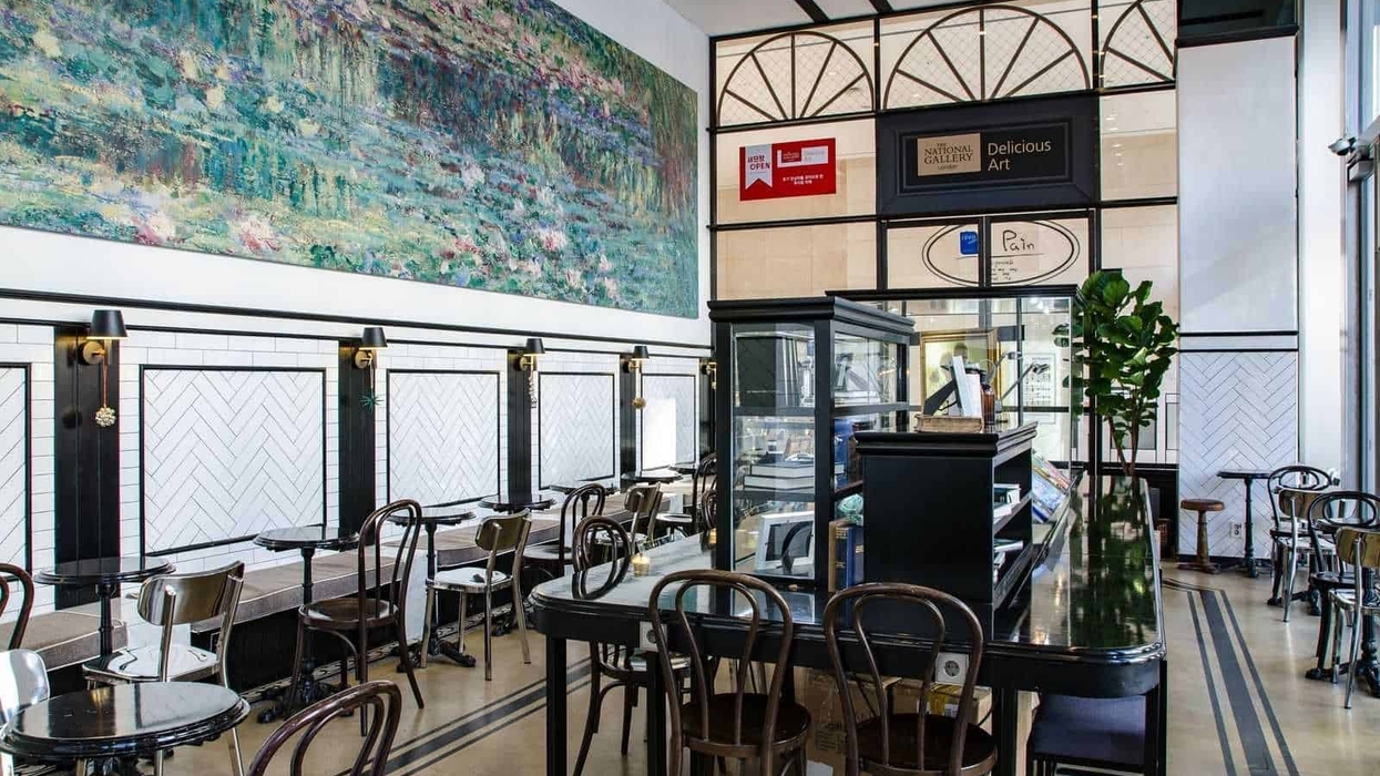 National Gallery Delicious Art Cafe interior setting overview