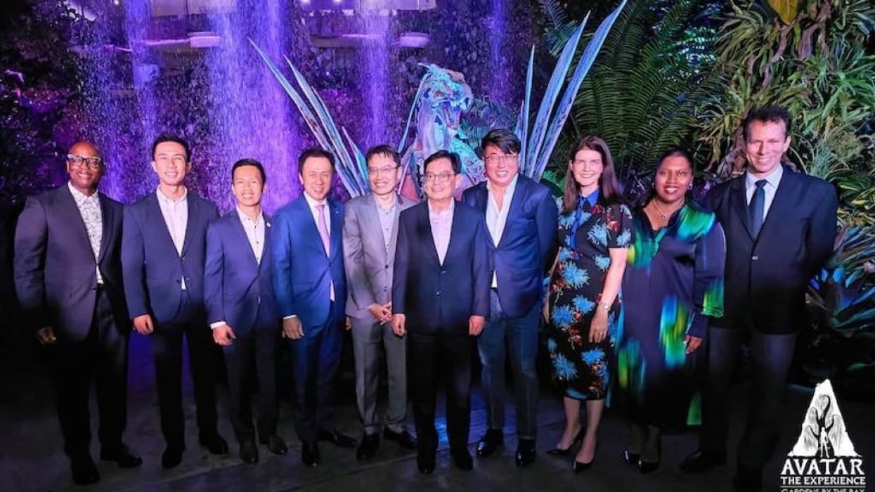 neon Avatar opening attendees