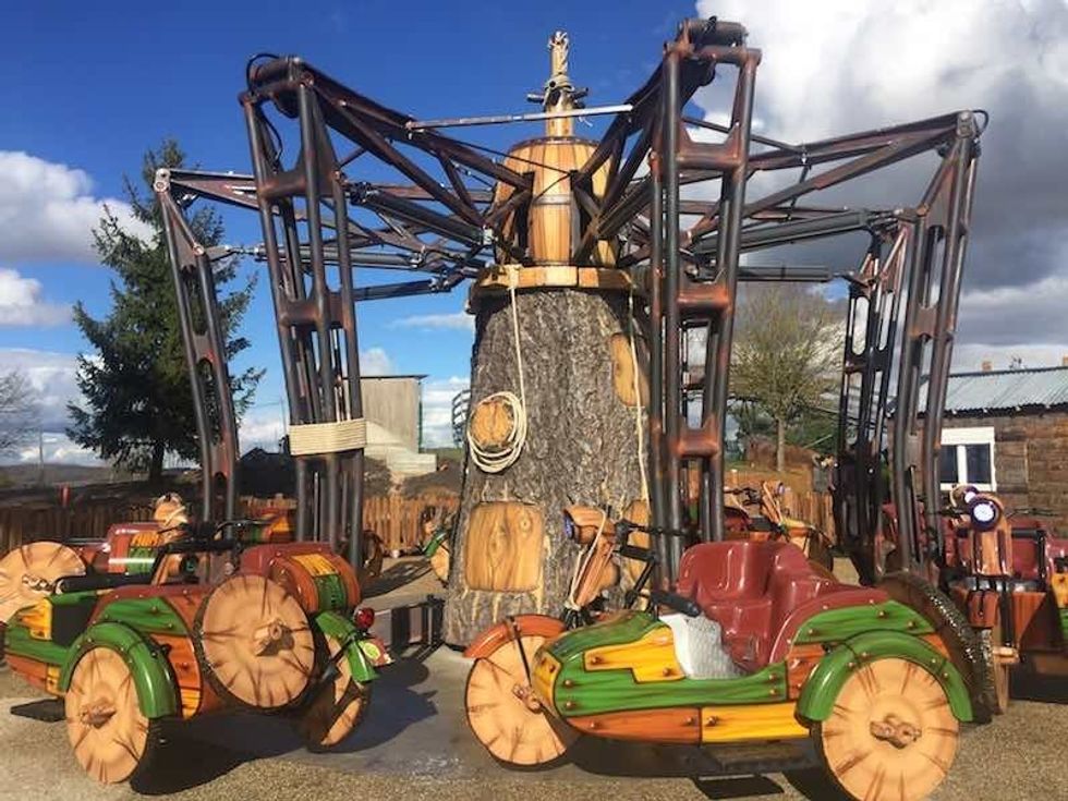 New Rides Europe Apollo-Sidecars-Parc-des-Combes-x