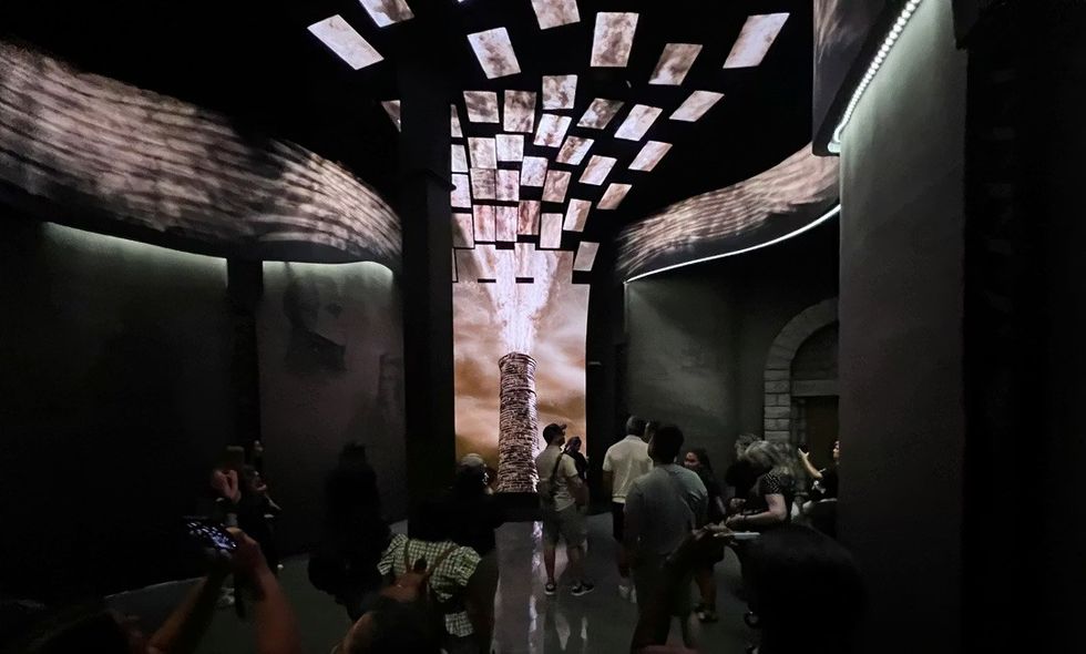 Niagara Takes Flight the waterfall room