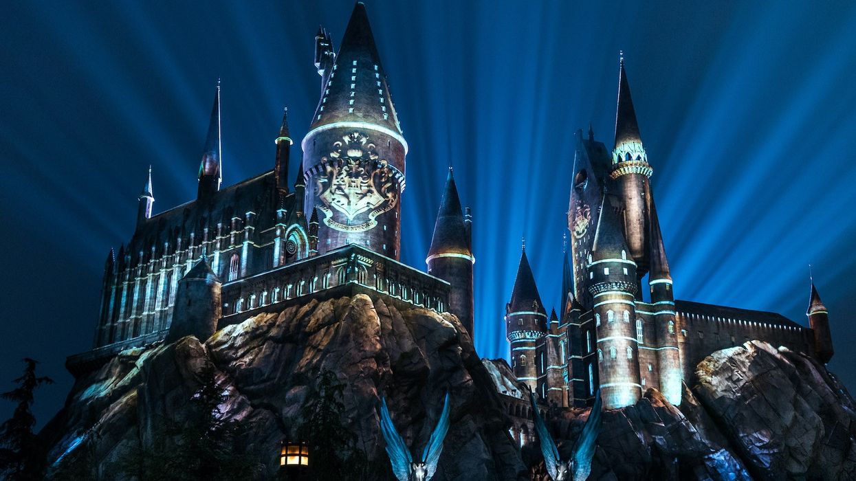 Nighttime lights at Hogwarts Castle, Universal