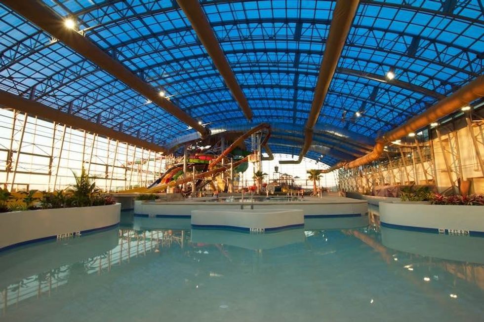 OpenAire-EpicWaters-waterpoark indoor view a