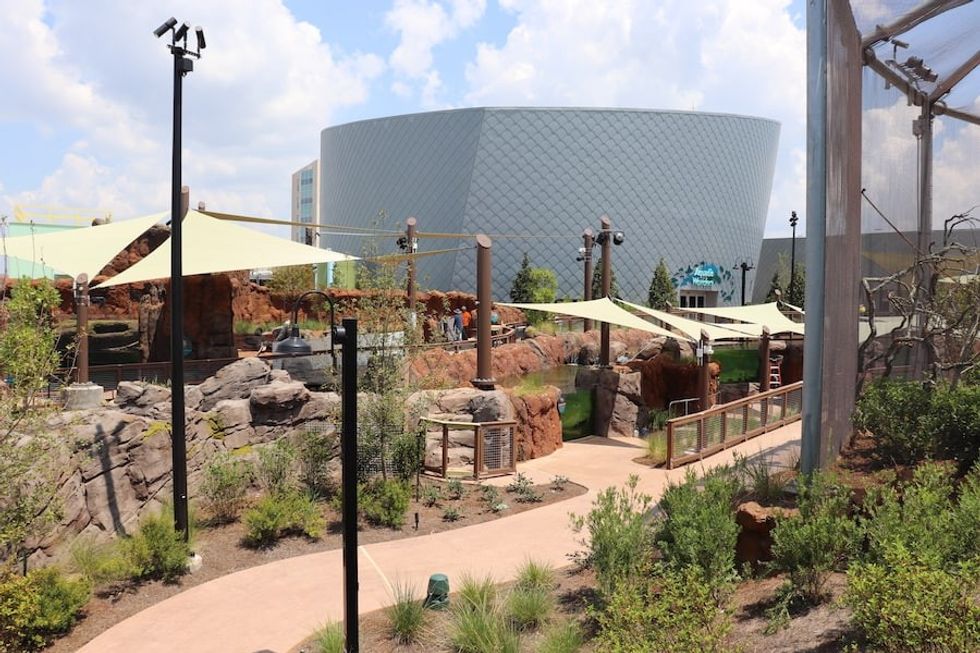 Outdoor view -Mississippi Aquarium