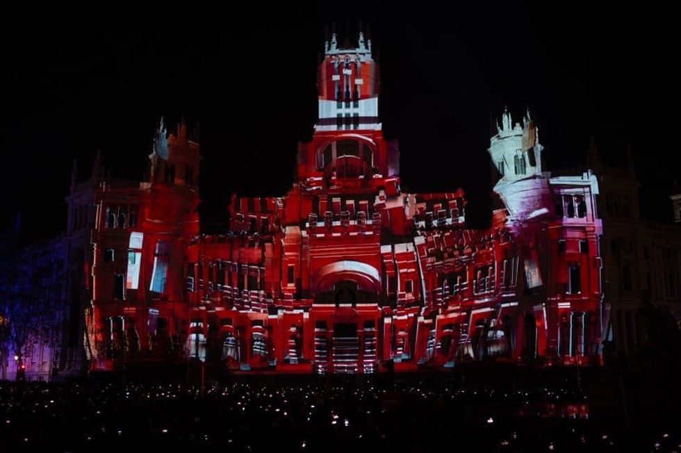 Palacio de Cibeles Madrid Christmas projection mapping
