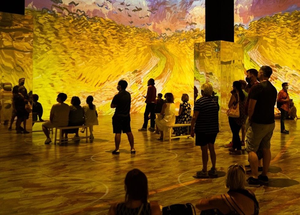 Panasonic projection mapping Van Gogh
