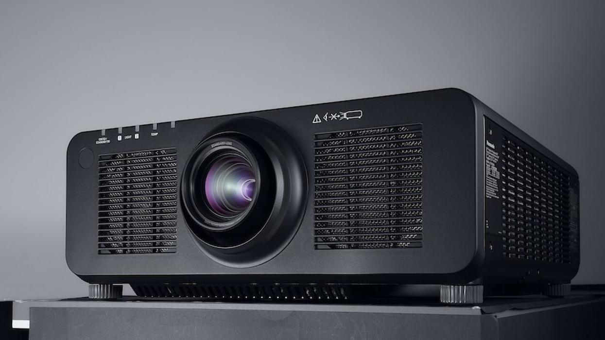 Panasonic RZ790 1-chip DLP laser projector