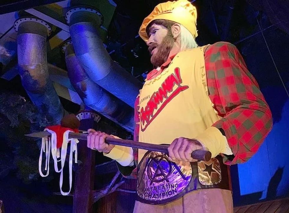 Paul Bunyon Hulk Hogan Pasta Mania Halloween costume 2019 Mall of America
