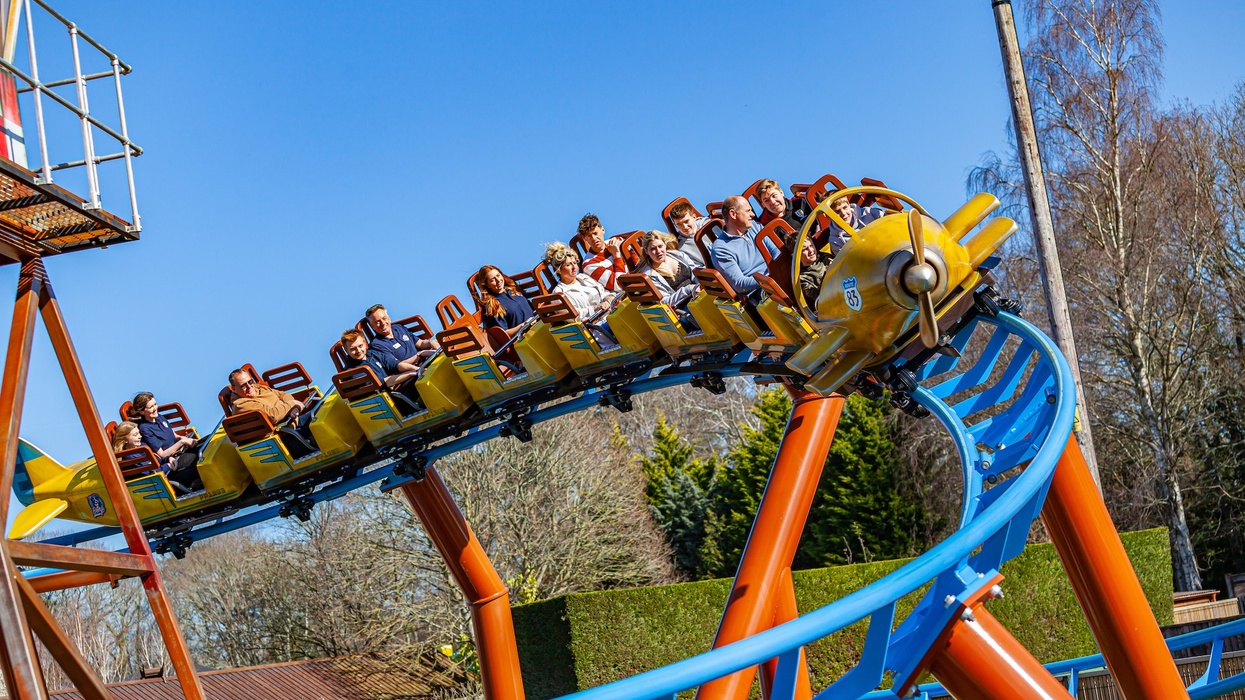 paultons park farmyard flyer