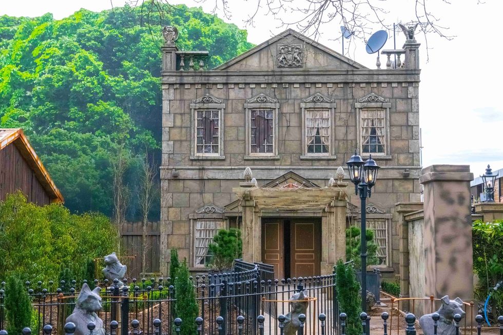 paultons park ghostly manor