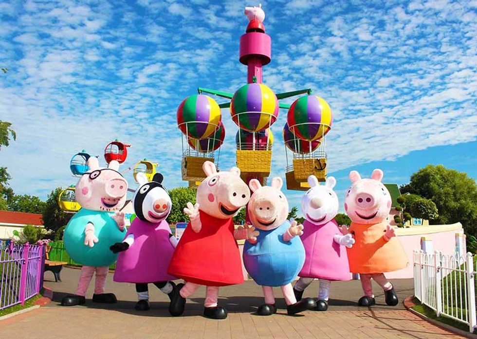 paultons park peppa pigs top theme park attractions