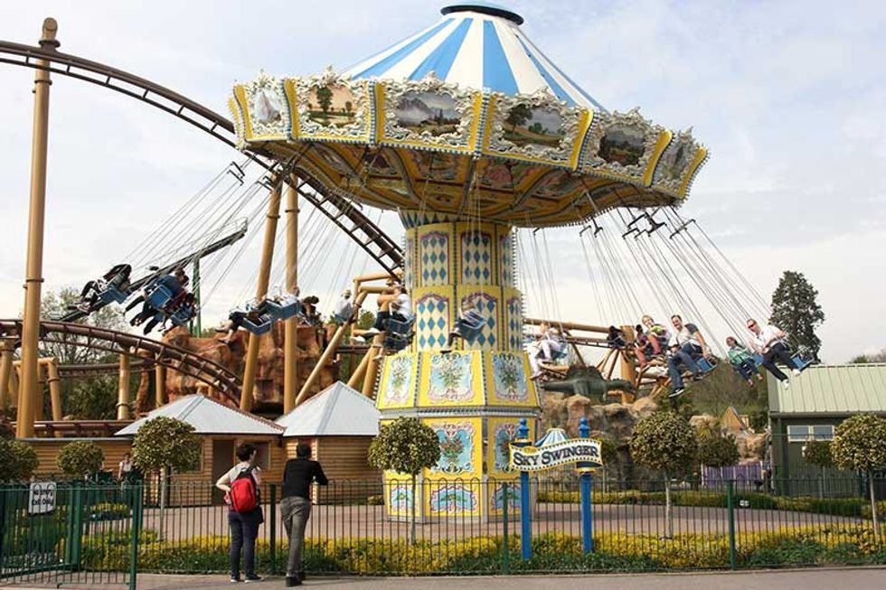 paultons park wave swinger carousel