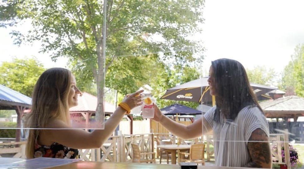 paying for drinks at the waterpark with Connect&GO RFID wristbands