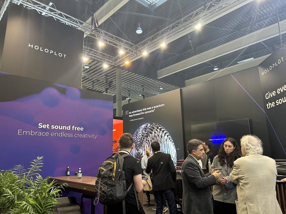 People at the Holoplot ISE booth