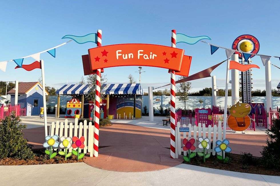 Peppa Pig theme park fun fair