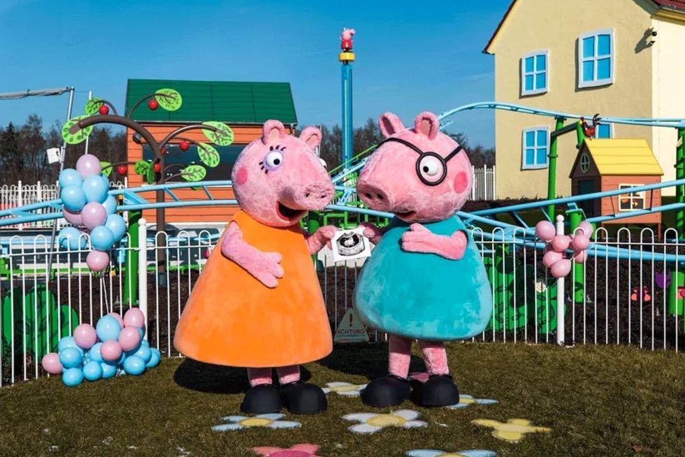 peppa pig theme park new baby
