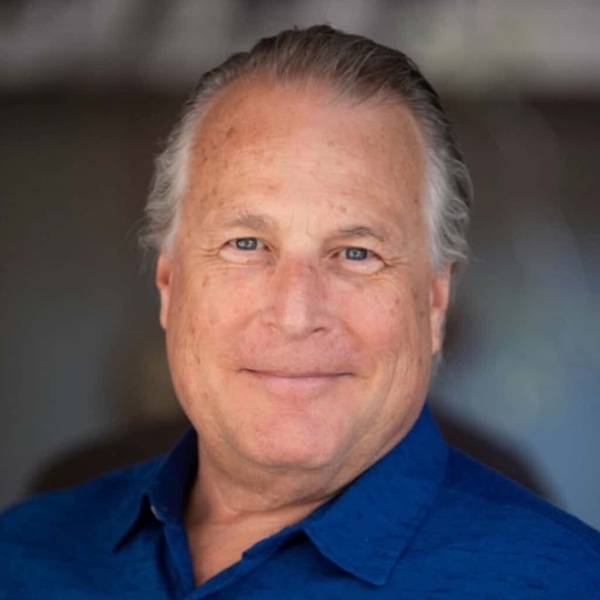 phil bloom headshot