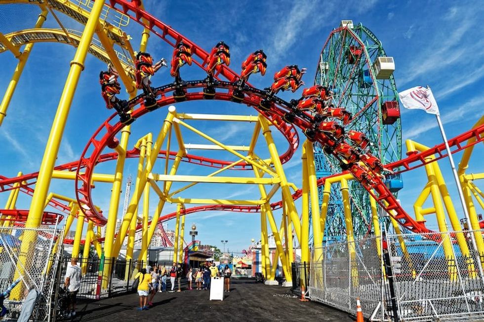 Phoenix Deno's Wonder Wheel Vekoma