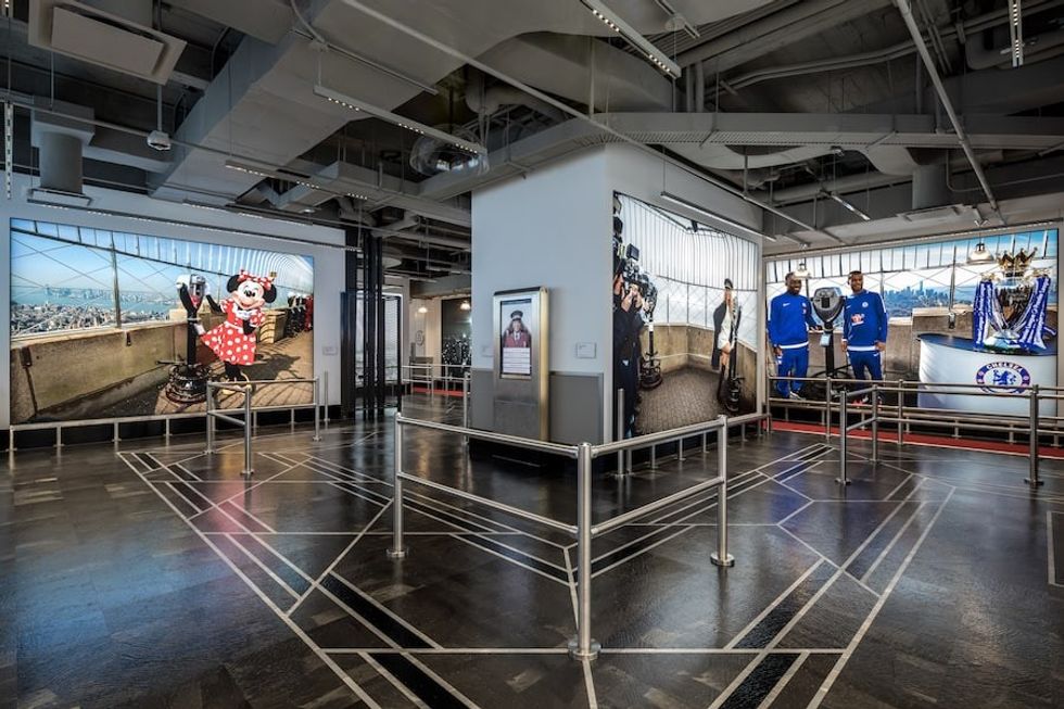 Photo gallery at Empire State Building
