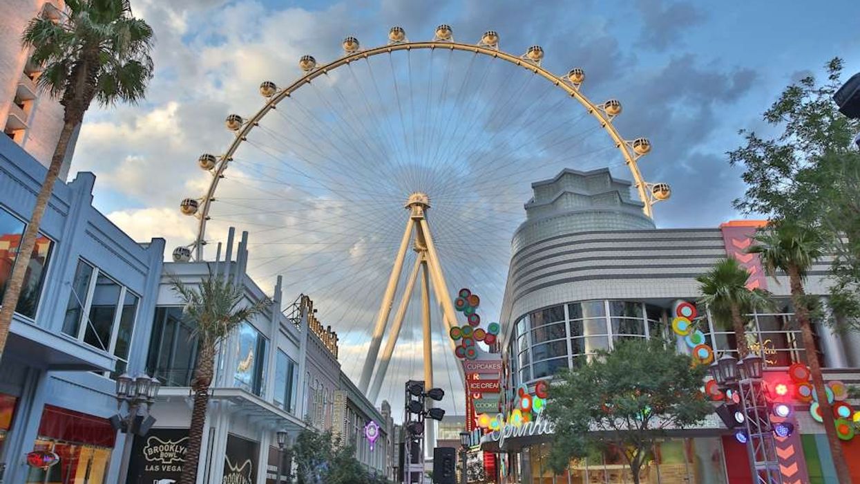 picsolve LINQ parade ceasers entertainment