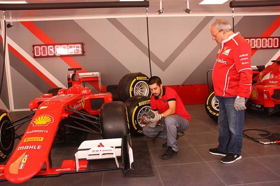 pit stop record ferrari land
