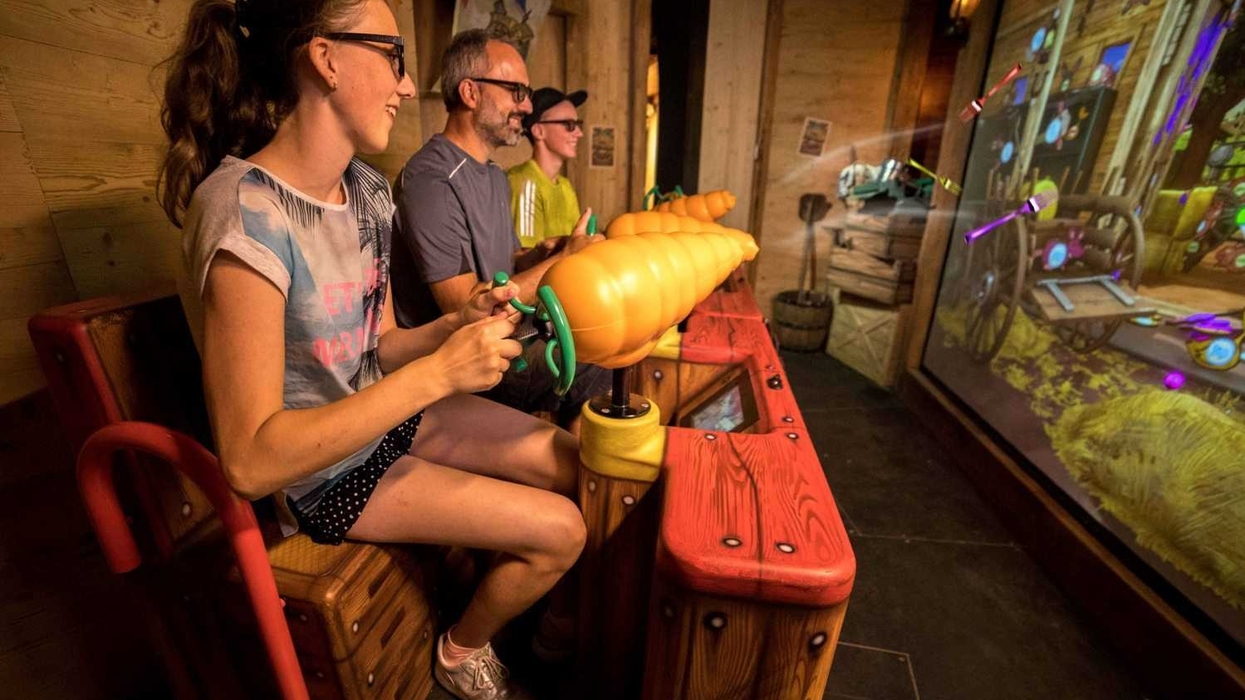 players enjoy stadlgaudi 4D farm fair gamechanger shooter game at bayern park