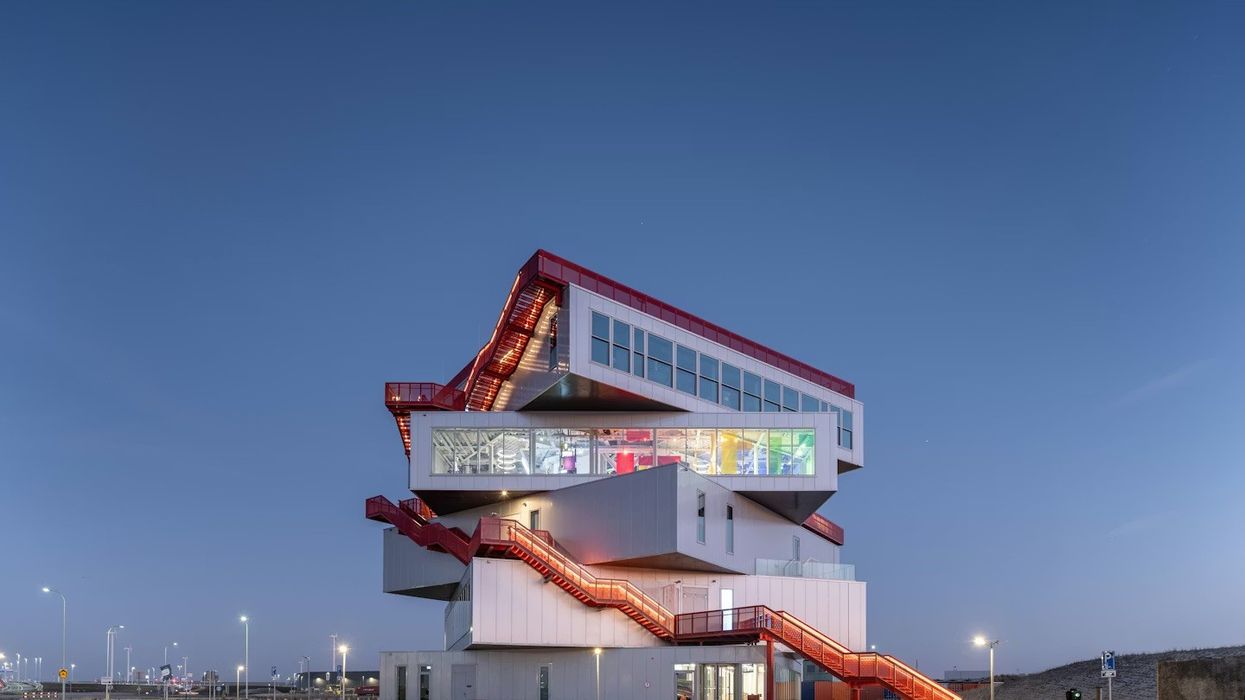 Portlantis Exterior in the evening