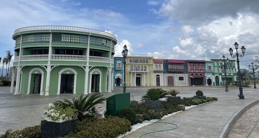 Pradera Islands - Themics