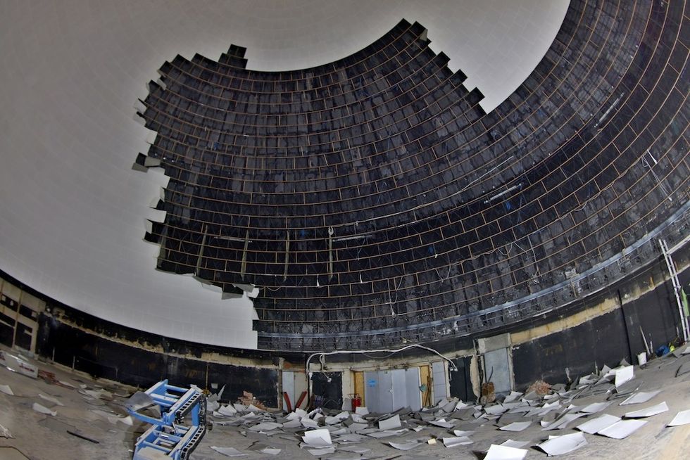 Prague Planetarium dome deconstruction
