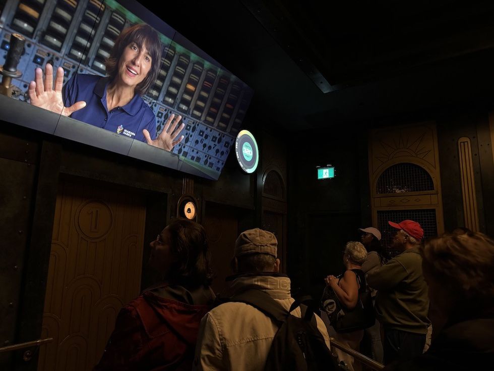 preshow Niagara Takes Flight