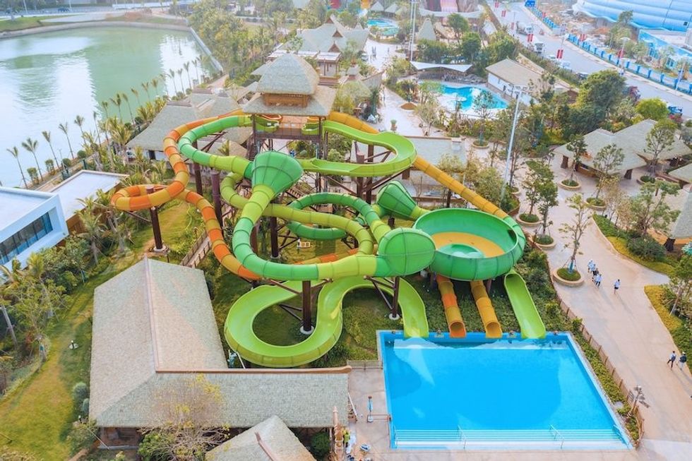 ProSlide Ocean Flower TORNADO18 + CannonBOWL40 + PIPELine + PIPELine