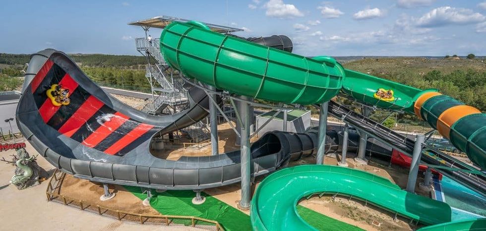 ProSlide Warner Beach - TornadoWAVE + FlyingSAUCER