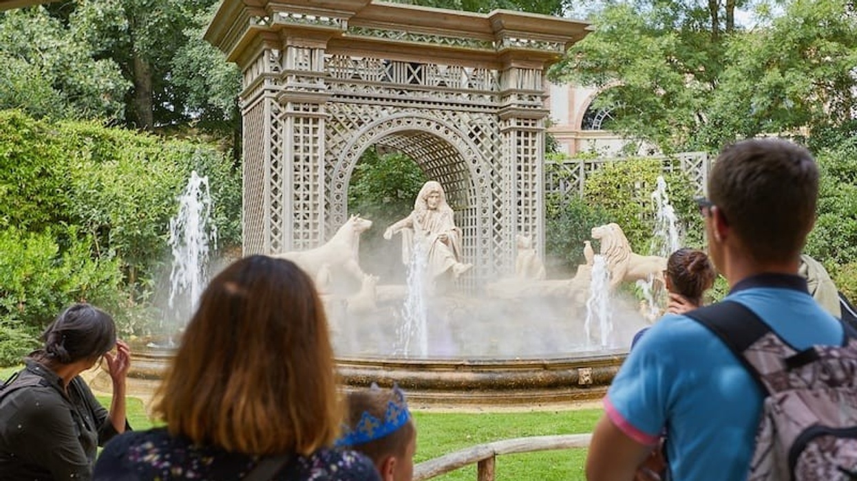 puy du fou le monde imaginaire fontaine