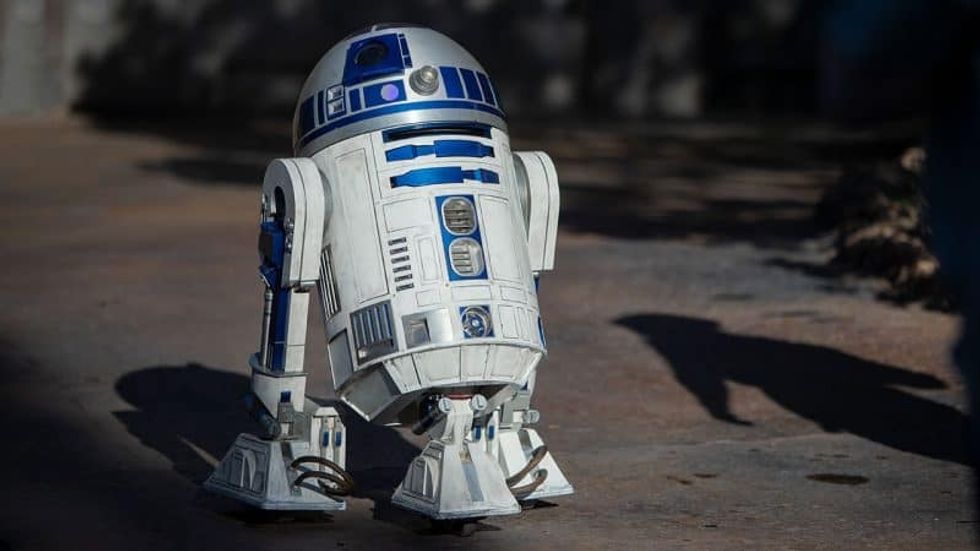 r2 d2 star wars galaxys edge disneyland