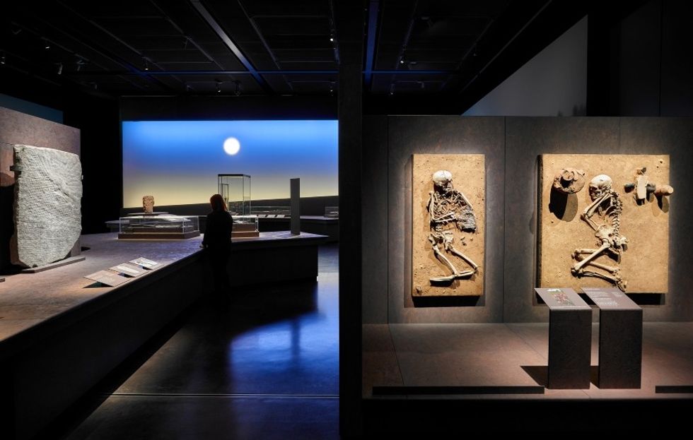 RAA World of Stonehenge The British Museum Skeletons