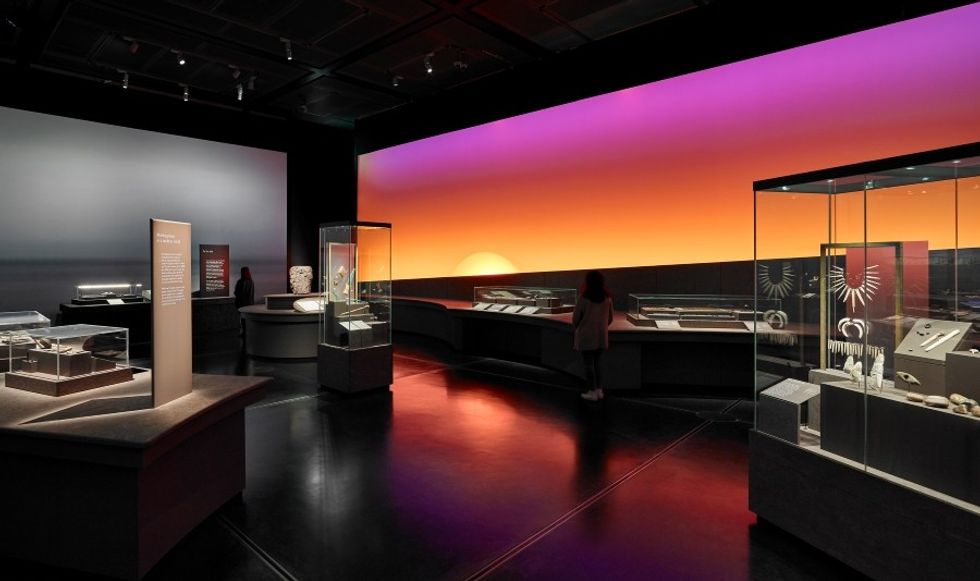 RAA World of Stonehenge The British Museum To The Sea