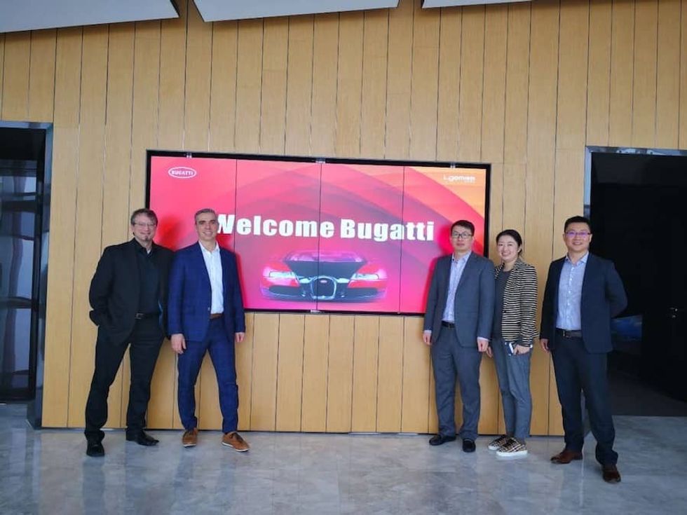 Raven Sun and Bugatti teams