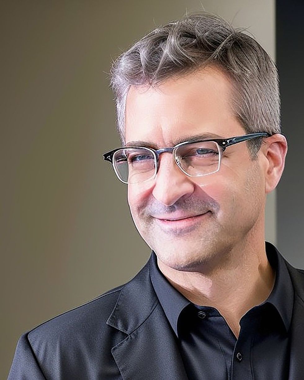 Raymond Kent headshot