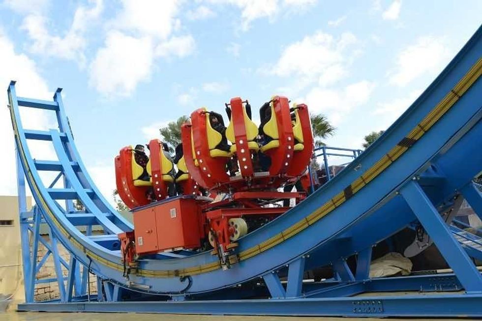 red spinning coaster at carthageland medina