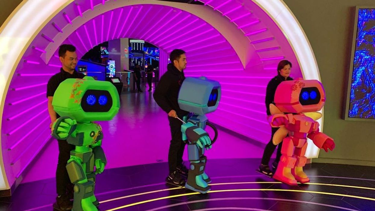 Riainbow Products ZO Robots display