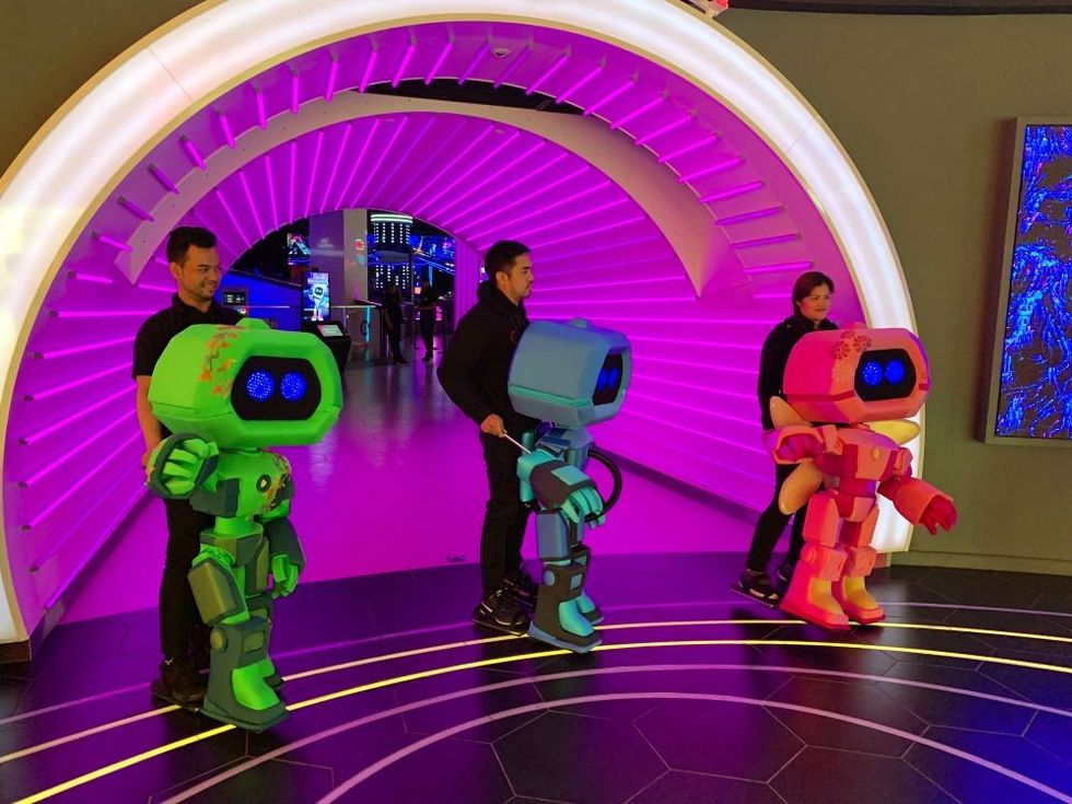 Riainbow Products ZO Robots display
