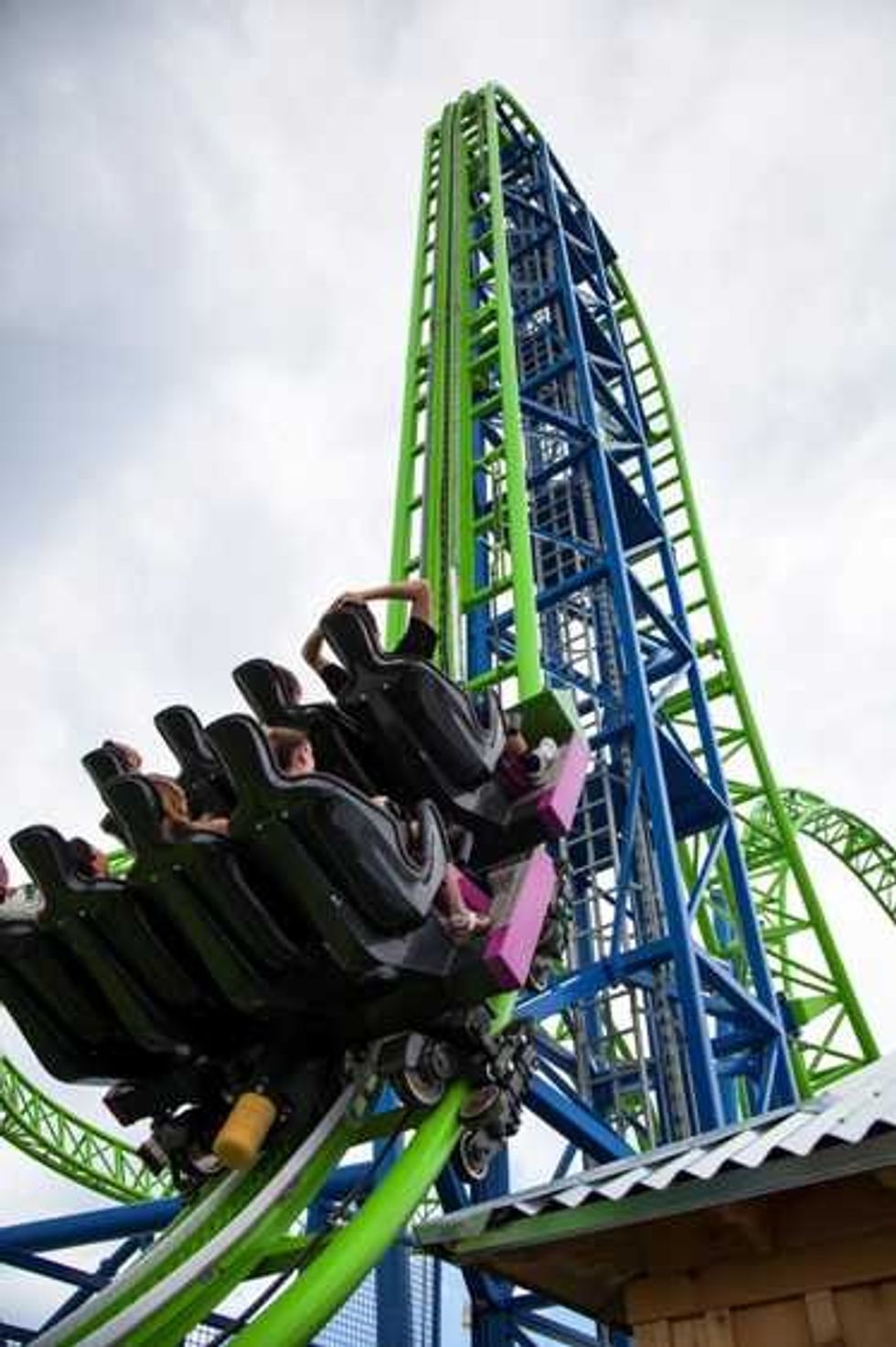 Ride Entertainment celebrates new iconic Hydra roller coaster at Casino Pier