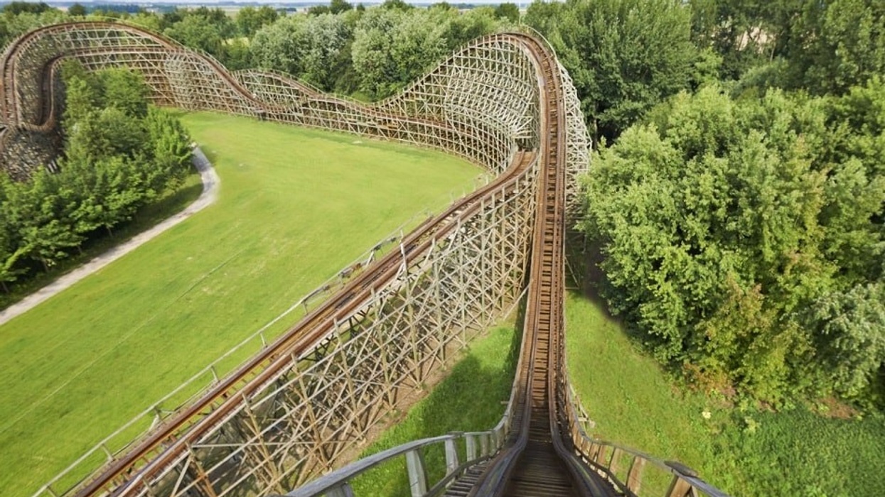 Roller coaster. Hybrid. Walibi Holland. RMC. Robin Hood.