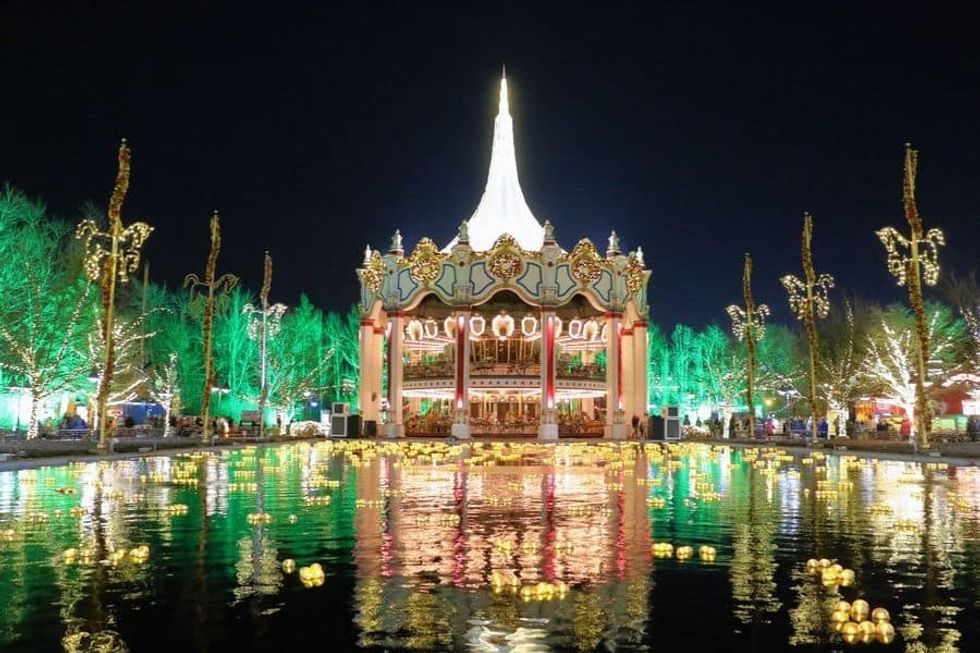 RWS Six Flags Great America Holiday in the Park