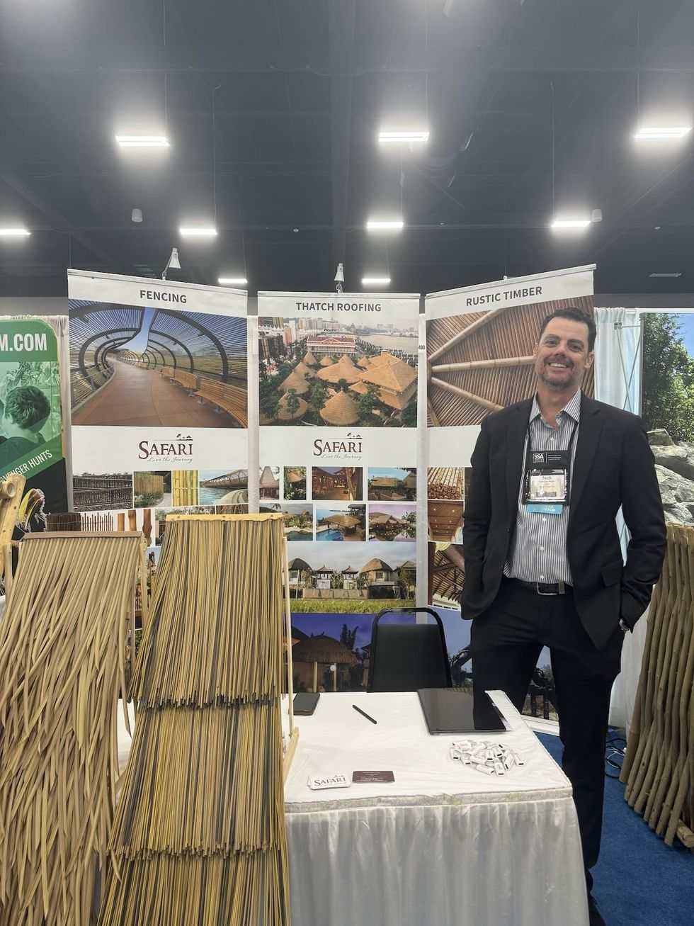 safari thatch booth