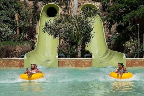 Saifa: The Ultimate Dueling RocketBLAST Water Coaster