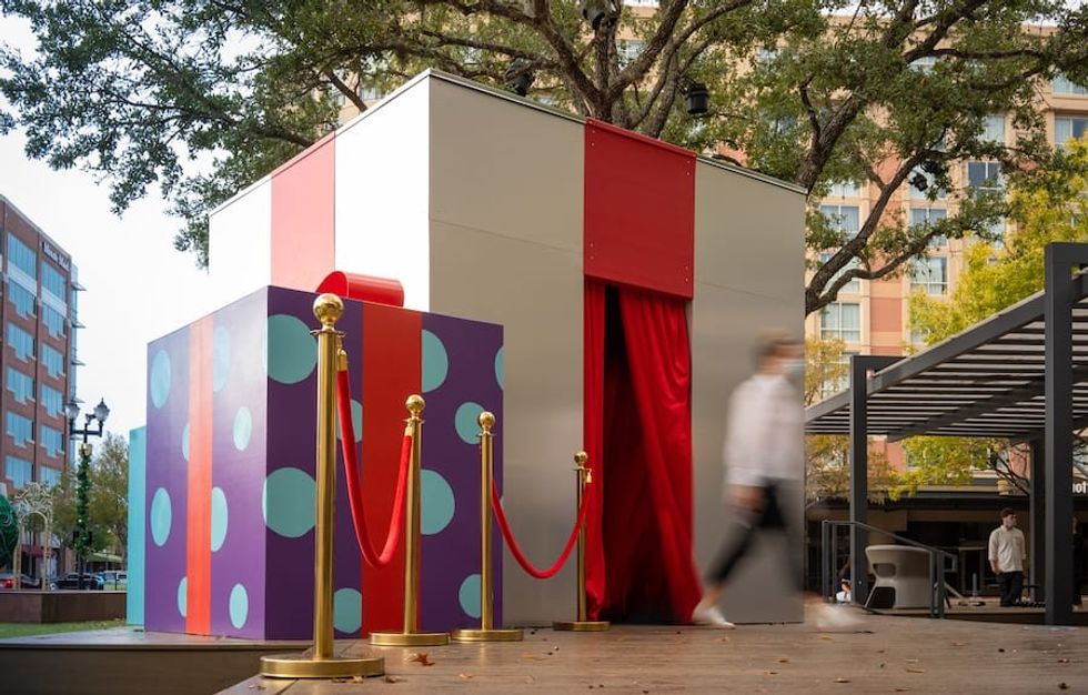 Santa Sugar Land-Flight School