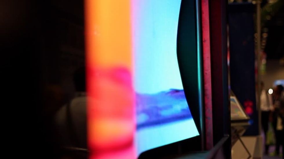 ScreenTeq with Motionflex by TEQ4